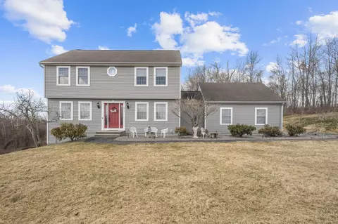 517 Wimbledon Gate Gate N, Torrington, CT 06790