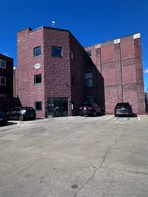 390 Charles St #211, Bridgeport, CT 06606