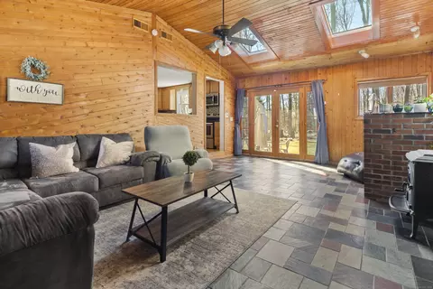 100 Sherry Cir, Tolland, CT 06084