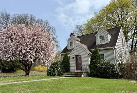 36 Park Pl, Darien, CT 06820