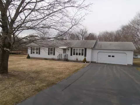 25 Clearview Dr, Wallingford, CT 06492