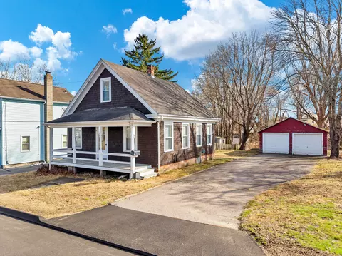 6 Cherry St, Pawcatuck, CT 06379