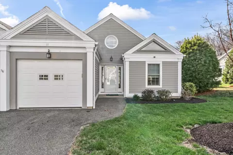 11 Saint George Pl #11, Sandy Hook, CT 06482
