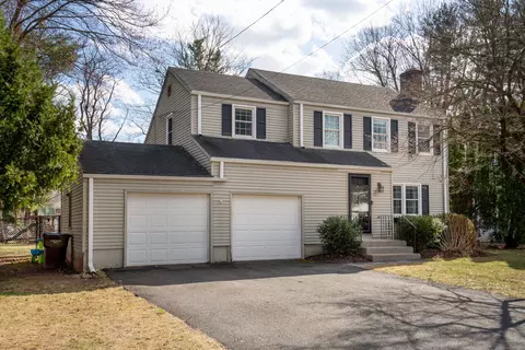 3 Craigmoor Rd, West Hartford, CT 06107