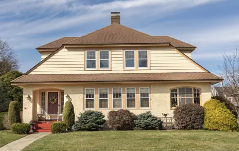 24 Woodland St, Wethersfield, CT 06109