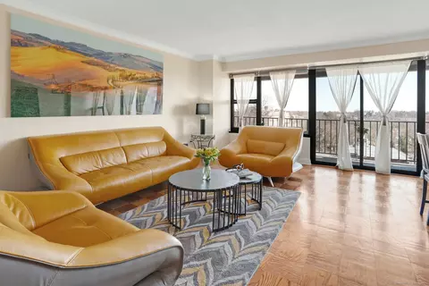 44 Strawberry Hill Ave #7D, Stamford, CT 06902
