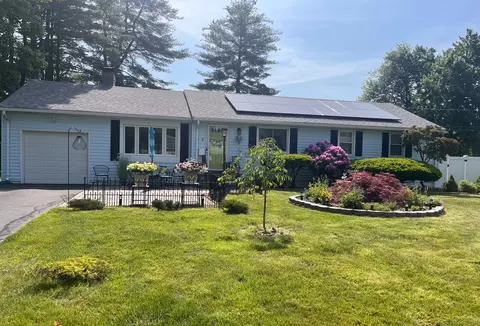 8 Nolan Dr, Bloomfield, CT 06002