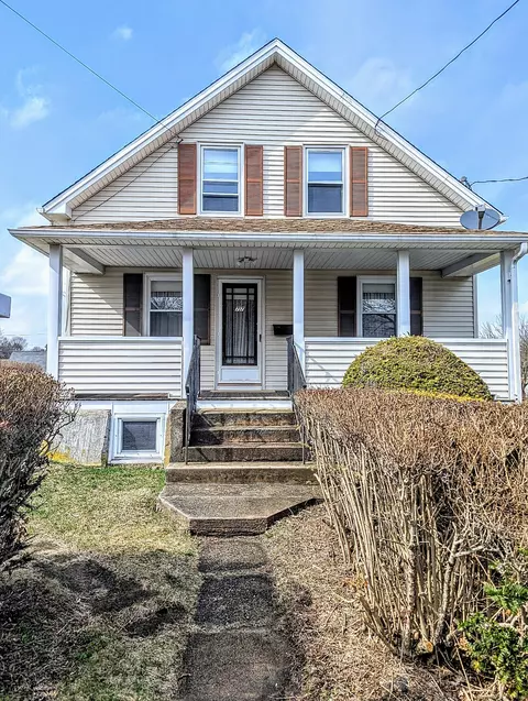 77 Morin St, Watertown, CT 06779