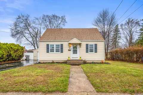 21 Bayberry Dr, Bristol, CT 06010