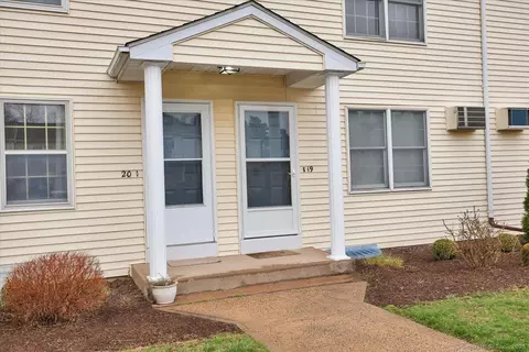 400 N Main St #19, Manchester, CT 06040