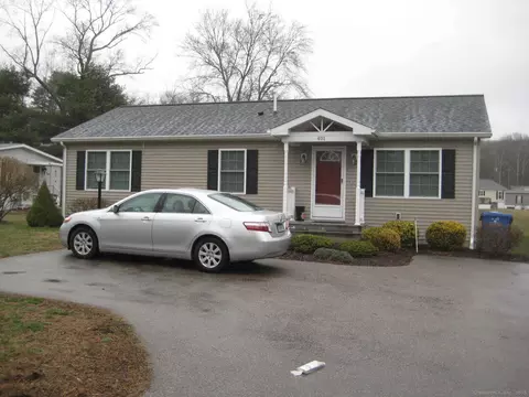 401 Old Colchester Rd, Montville, CT 06382