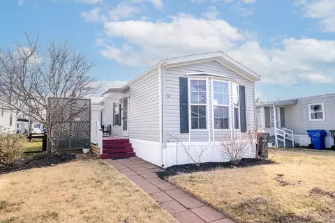 16 Grove St, East Windsor, CT 06088