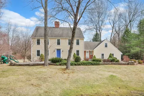 107 Stonepost Rd, Glastonbury, CT 06033