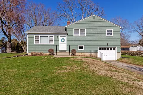 99 Crestview Dr, Colchester, CT 06415