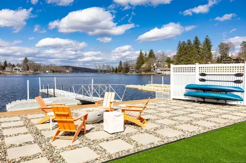 19 Palmer Rd, Morris, CT 06763