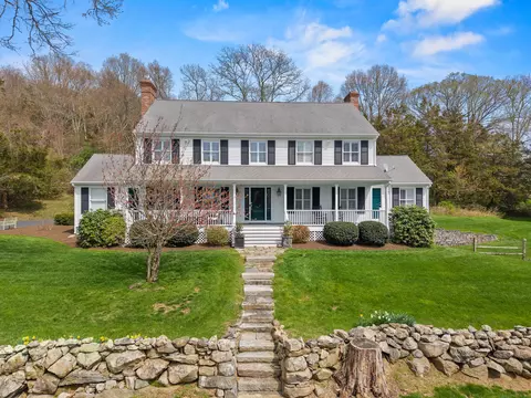 67 High Ridge Dr, Pawcatuck, CT 06379