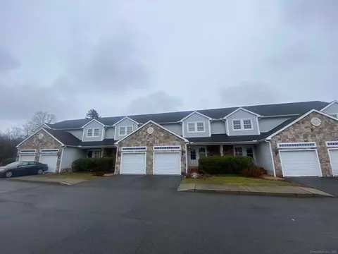 104 Lantern Ct #104, Clinton, CT 06413