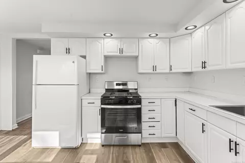 364 Main St #17, East Haven, CT 06512