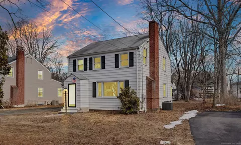 42 Mohegan Dr, West Hartford, CT 06117