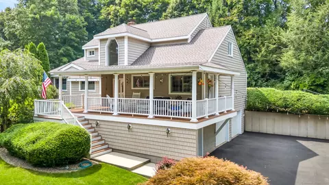 30 Hidden Pl, Cheshire, CT 06410