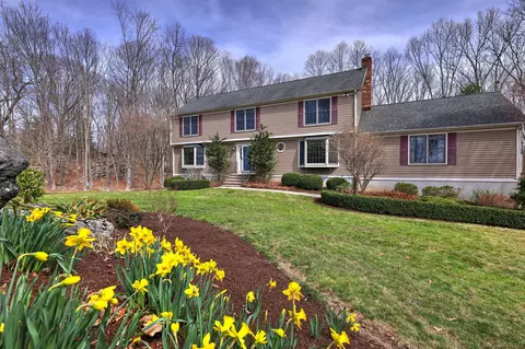 24 Silvermine Ln, Monroe, CT 06468