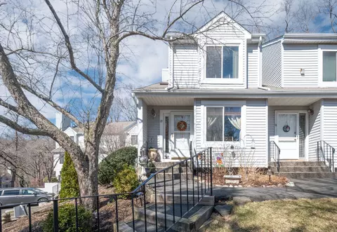 20 E Pembroke Rd #19, Danbury, CT 06811