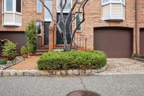 158 Forest St #158, Stamford, CT 06901