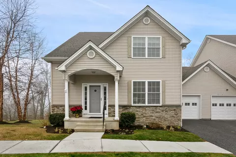 38 Heron View Rd #38, New Fairfield, CT 06812