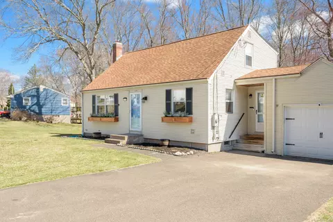 114 Overbrook Dr, Vernon, CT 06066