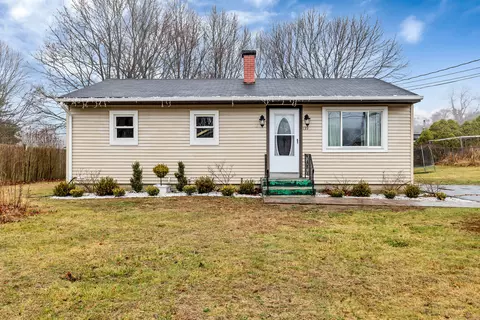 139 Lamphere Rd, Mystic, CT 06355