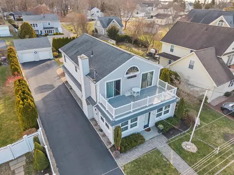 12 Bellstone Ave, Westbrook, CT 06498