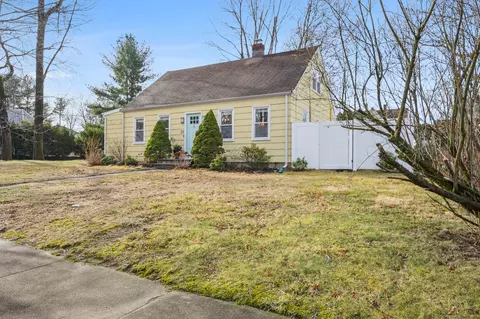 30 Highbrook Rd, Norwalk, CT 06851