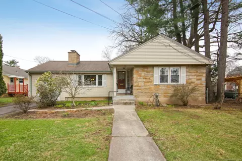 77 Middlebrook Rd, West Hartford, CT 06119