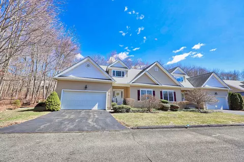 166 Ice House Rd #40, Watertown, CT 06779