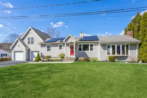 4 Wood St, Danbury, CT 06811