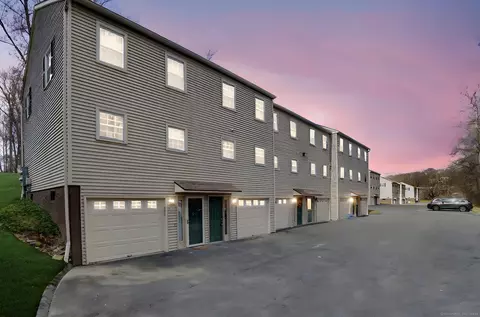 37 Prange Rd #37, Brookfield, CT 06804