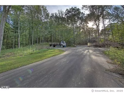 131 Judd Rd, Easton, CT 06612