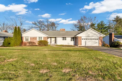 16 Lincoln Ave, West Hartford, CT 06117
