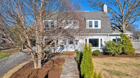 12 Sunset Ter, West Hartford, CT 06107