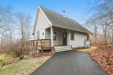 324 Chesterfield Rd, Oakdale, CT 06370