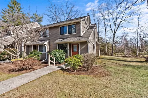 32 Pequot Dr #32, Rocky Hill, CT 06067