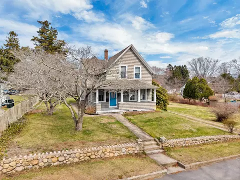 5 Bruggeman Pl, Stonington, CT 06378