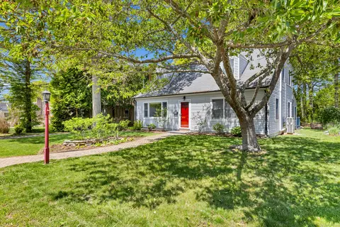 26 Westwood Dr, Groton, CT 06340