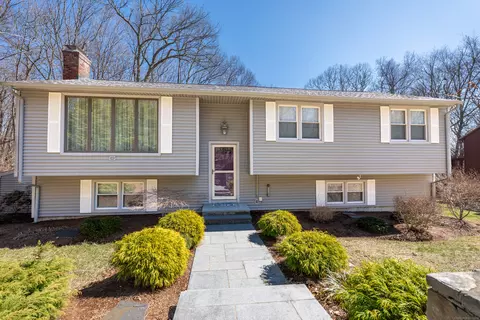 193 Old Coach Hwy, Hamden, CT 06518
