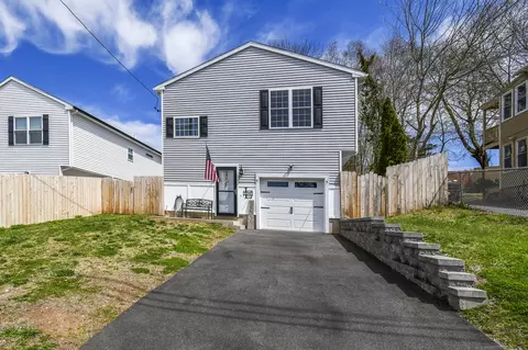 10 Bidwell Ter, Middletown, CT 06457
