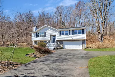 62 Oneil Rd, Oxford, CT 06478