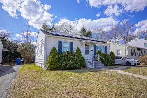 162 Carver St, Waterbury, CT 06708
