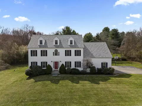 445 Goose Ln, Guilford, CT 06437