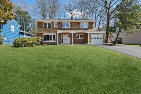 63 Rolling Wood Dr, Stamford, CT 06905