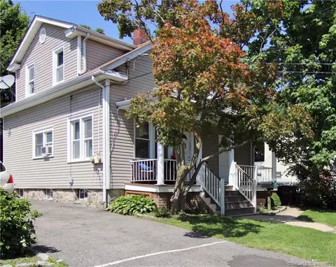 32 Palmer Ave, Stamford, CT 06902